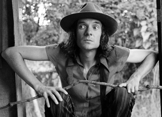 Tatá Aeroplano: Um Brinde à mãe da Lua