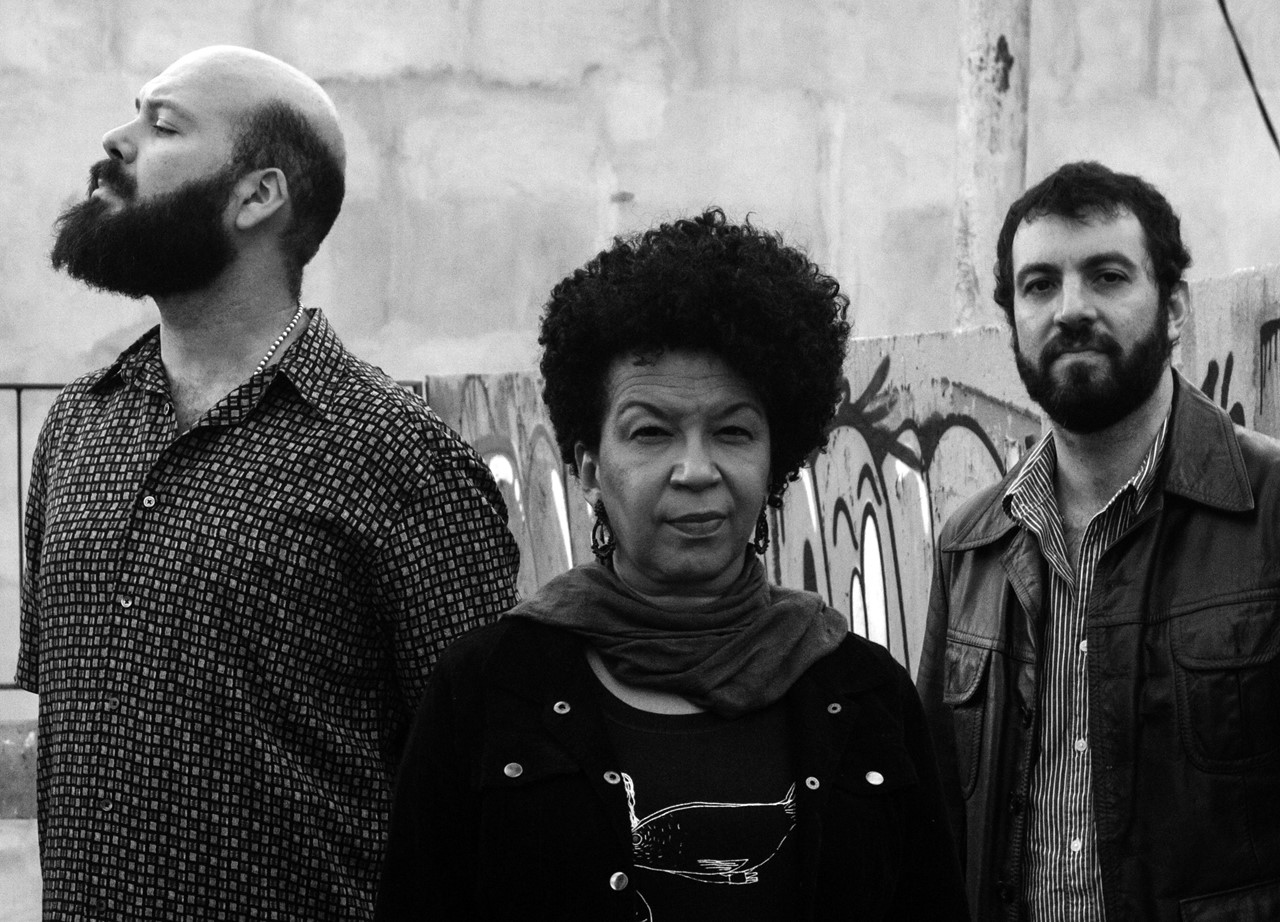 Metá Metá: Ojo Aje