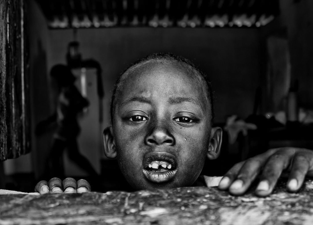 Rudinei Borges dos Santos: "CHÃO DE TERRA BATIDA" E "MEMORIAL DOS MENINOS"