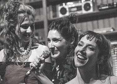 Laya, Malu Maria e Tika: Ondas Sísmicas